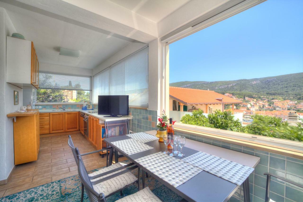 Apartments Villa Rojnica Jelsa  Buitenkant foto