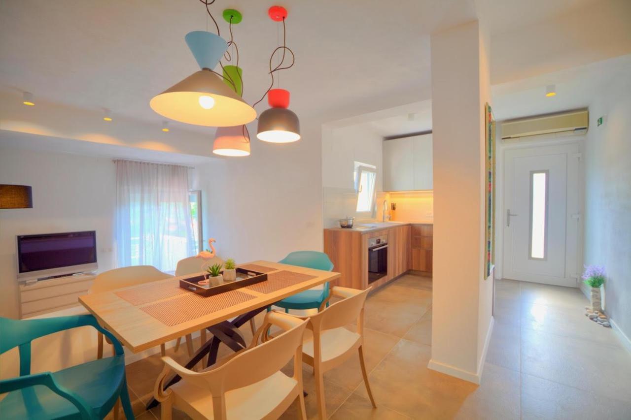 Apartments Villa Rojnica Jelsa  Buitenkant foto