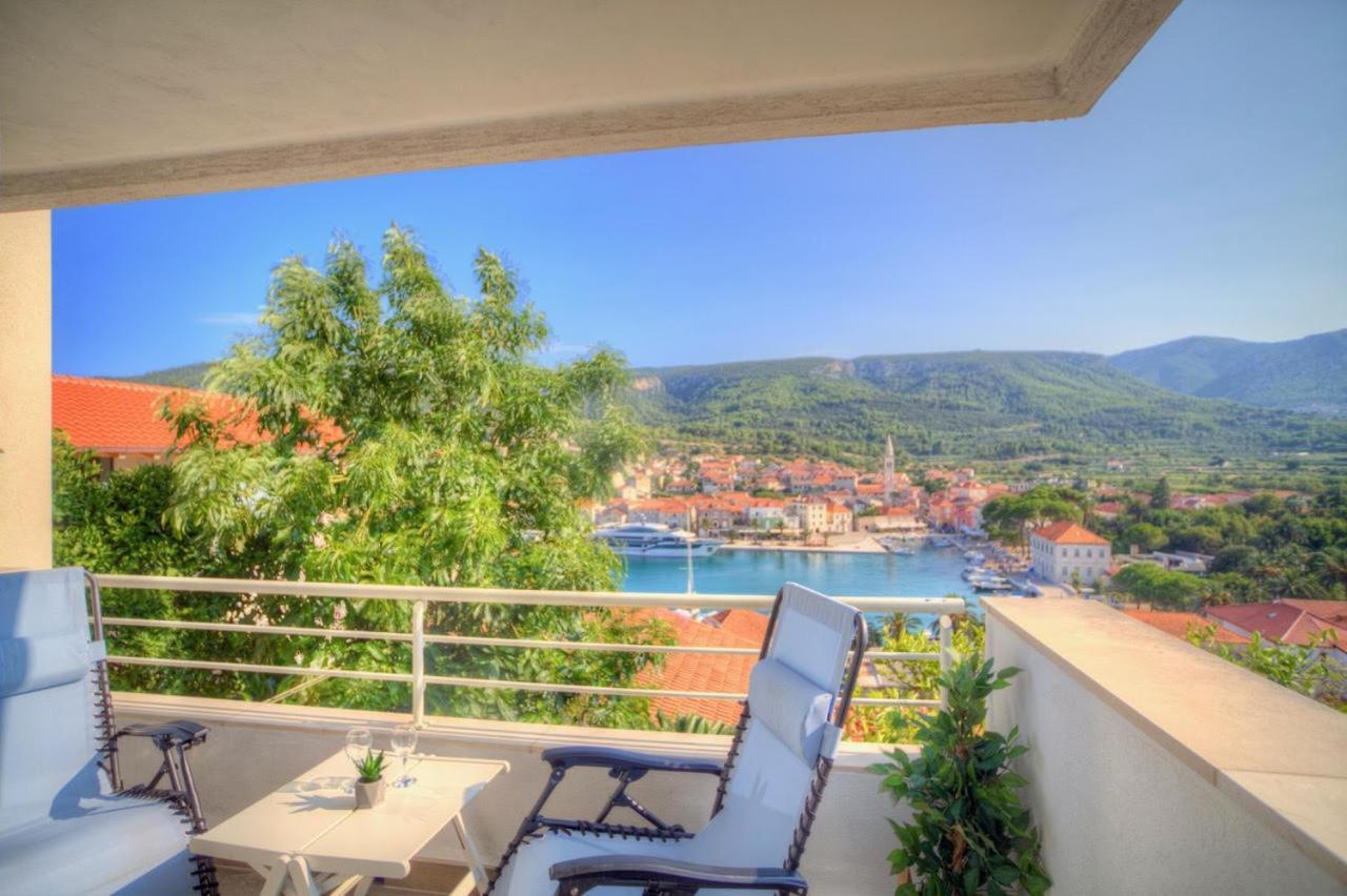 Apartments Villa Rojnica Jelsa  Buitenkant foto