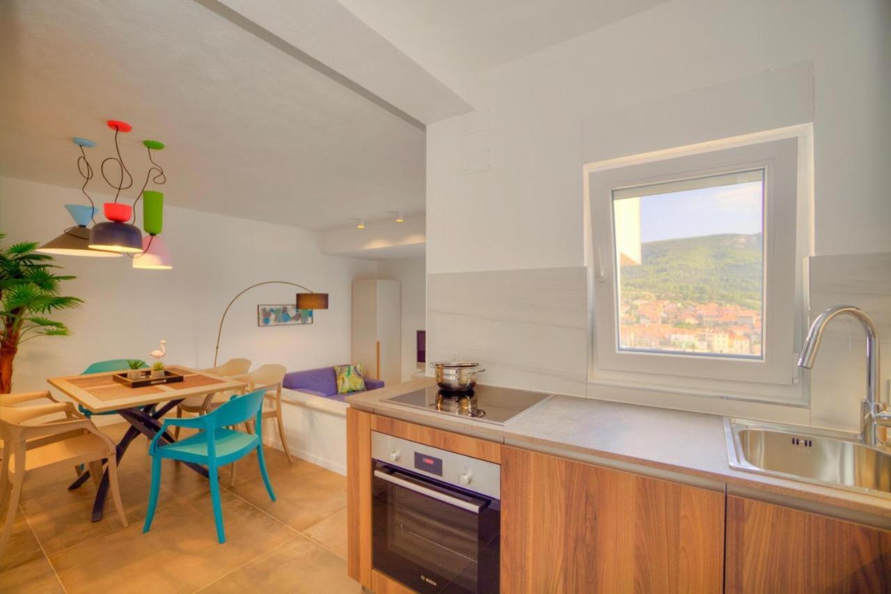 Apartments Villa Rojnica Jelsa  Buitenkant foto